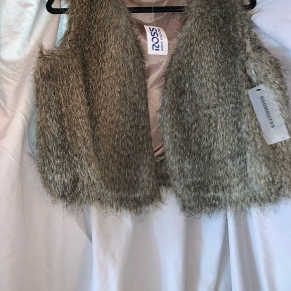 Plus size women’s faux fur - Picture 4 of 4